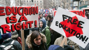 800_cp_montreal_student_protest_120223